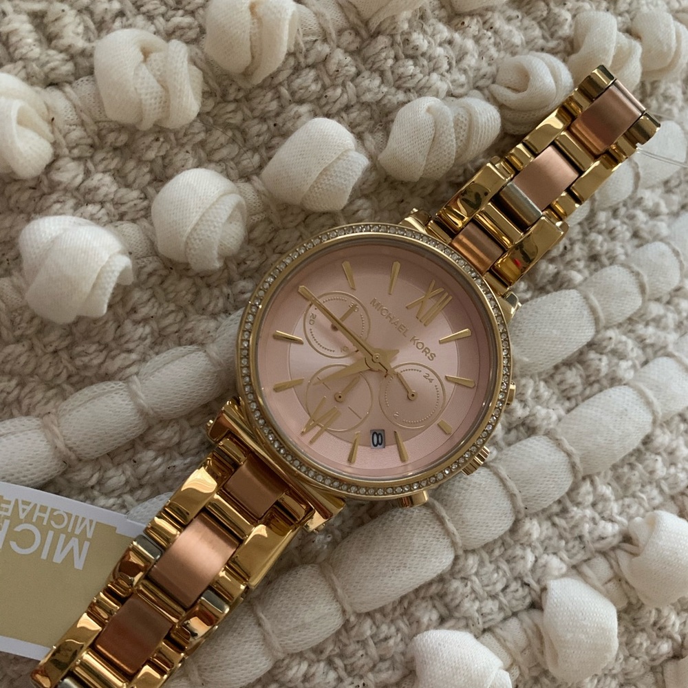 ROSE GOLD MICHAEL KORS WATCH